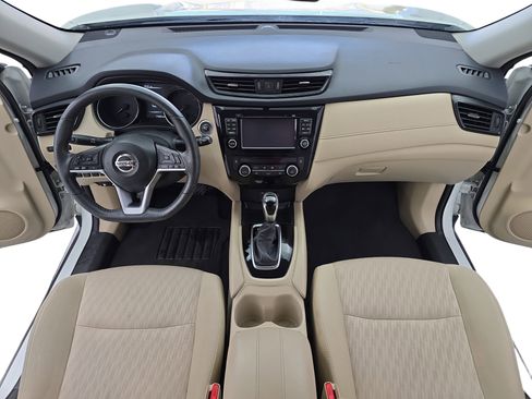 Used 2017 Nissan Rogue SV w/ SV Premium Package image 9