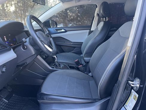 Used 2022 Volkswagen Taos SE image 38