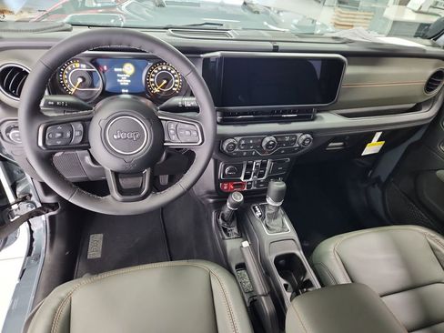 New 2025 Jeep Gladiator Mojave w/ Convenience Group image 9