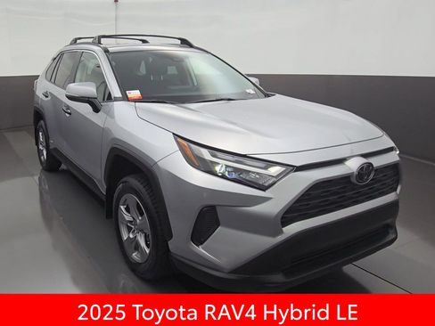 Certified 2025 Toyota RAV4 LE AWD/4WD image 1