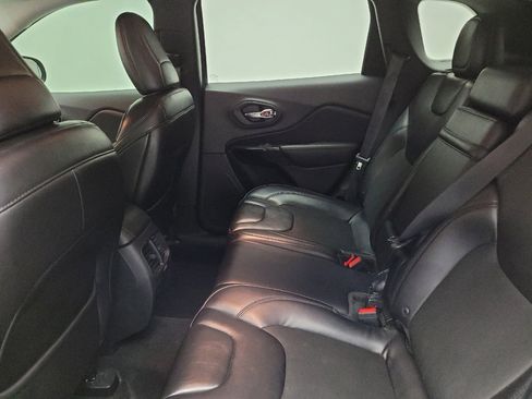 Used 2019 Jeep Cherokee Latitude Plus image 18