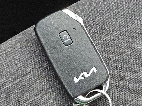 Used 2023 Kia Seltos S image 30