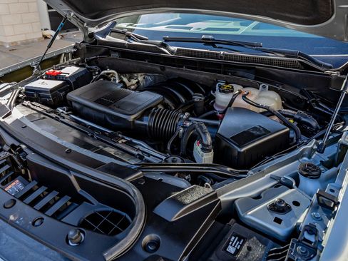 Used 2025 GMC Yukon AT4 w/ Premium Trailering Package image 39