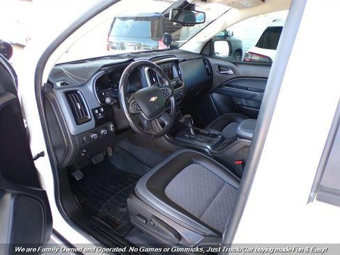 Used 2021 Chevrolet Colorado Z71 w/ Safety Package AWD/4WD image 14