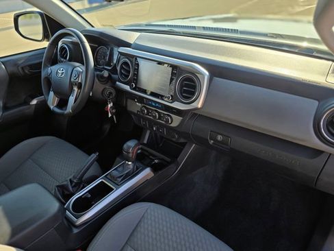 Used 2022 Toyota Tacoma SR5 RWD image 9