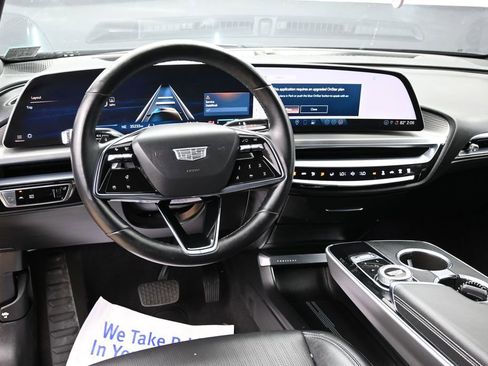 Used 2024 Cadillac Lyriq Sport AWD/4WD image 32