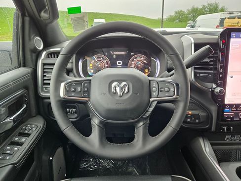 New 2026 RAM 2500 Laramie AWD/4WD image 18