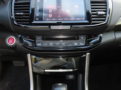 Used 2016 Honda Accord EX-L image 17