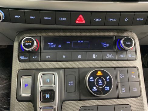 Used 2024 Hyundai Palisade SEL AWD/4WD image 17