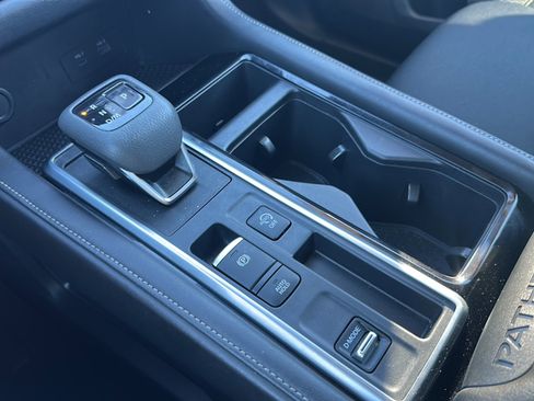 Used 2025 Nissan Pathfinder SV image 35