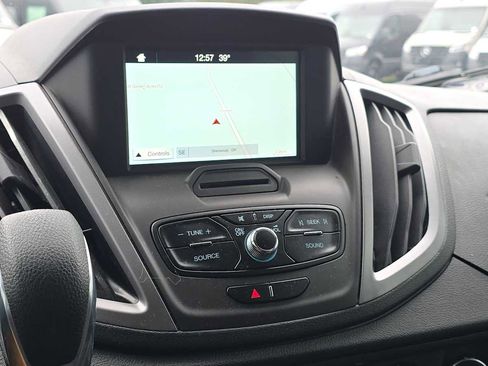 Used 2018 Ford Transit 350 XLT image 41