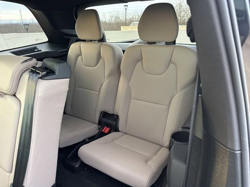 Certified 2025 Volvo XC90 B5 Plus image 13