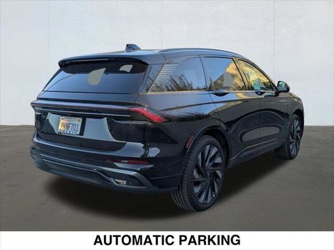 New 2024 Lincoln Nautilus Reserve w/ Jet Appearance Package (87T) AWD/4WD image 2