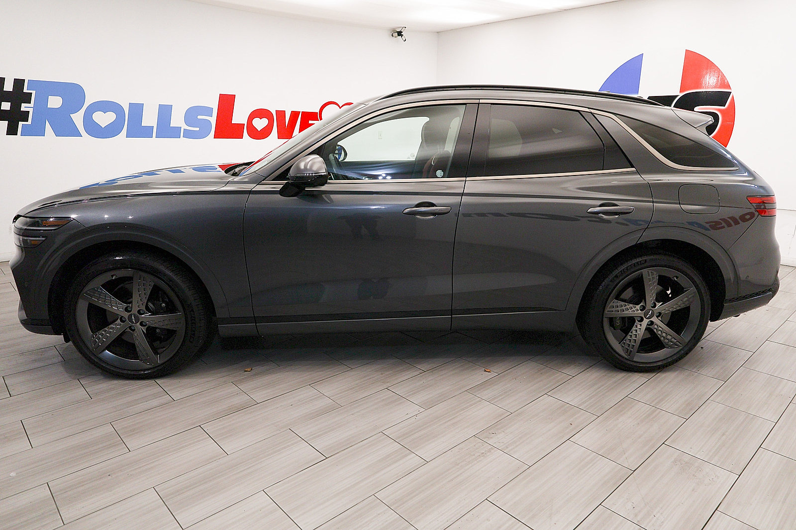 Used 2023 Genesis GV70 2.5T w/ Sport Prestige Package AWD/4WD image 2