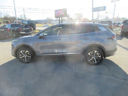 Used 2023 Kia Sportage EX image 2
