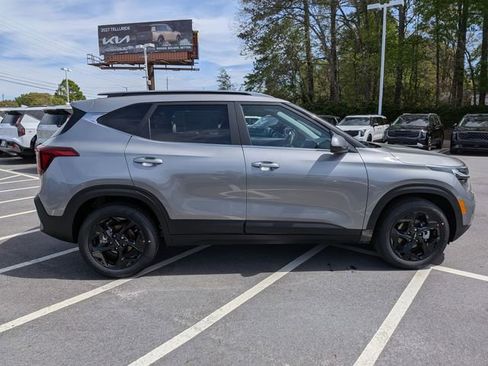 New 2026 Kia Seltos EX FWD image 3