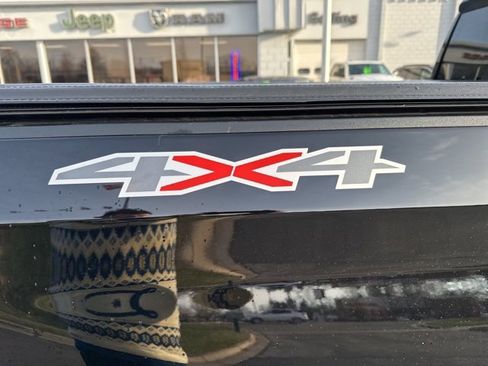 Used 2024 Chevrolet Silverado 1500 LT image 16