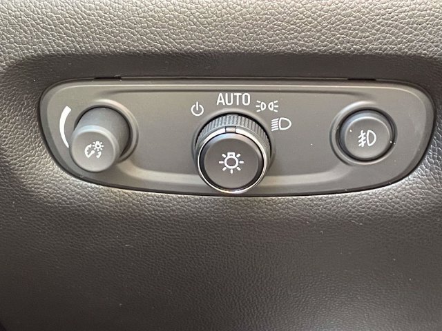 Certified 2020 Chevrolet Traverse Premier FWD image 24