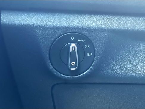 Used 2023 Volkswagen Jetta SE FWD image 10