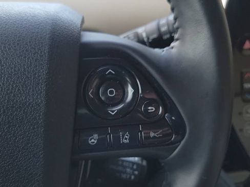 Used 2022 Toyota Prius Limited FWD image 19
