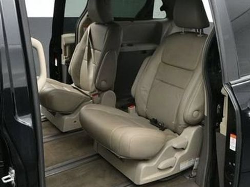 Used 2018 Toyota Sienna XLE AWD/4WD image 9