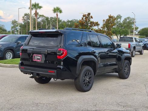 New 2026 Toyota 4Runner SR5 AWD/4WD image 2