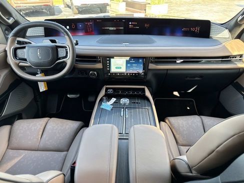 New 2025 Lincoln Navigator L Black Label image 25