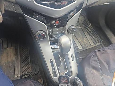 Used 2014 Chevrolet Cruze LS image 11