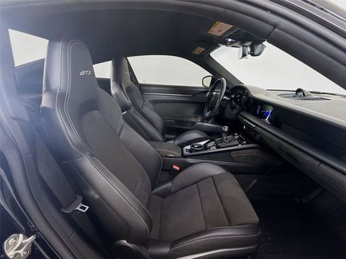 Used 2022 Porsche 911 GT3 image 25