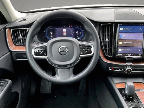 Certified 2024 Volvo XC60 B5 Plus w/ Climate Package image 8