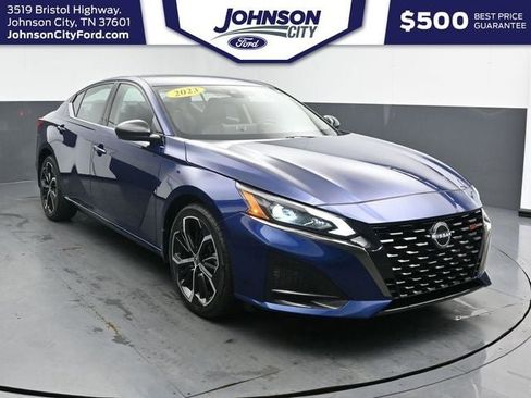 Used 2023 Nissan Altima 2.5 SR w/ SR Premium Package image 1