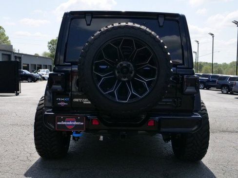 Used 2022 Jeep Wrangler Unlimited Sahara w/ Cold Weather Group image 8