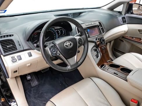 Used 2013 Toyota Venza XLE w/ XLE Premium Pkg FWD image 3