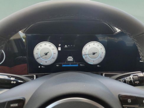 Used 2025 Hyundai Elantra Limited image 27