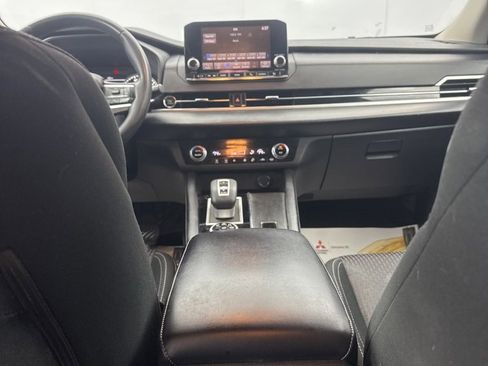 Used 2022 Mitsubishi Outlander ES image 30