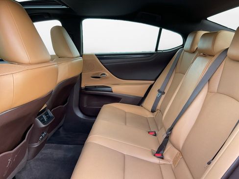 Used 2021 Lexus ES 250 image 15