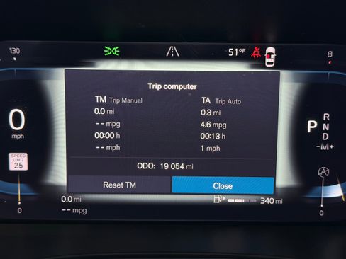 Certified 2025 Volvo XC60 B5 Plus image 21