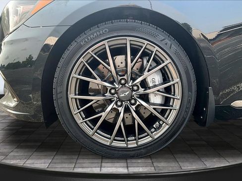 Used 2018 Genesis G80 3.3T Sport RWD image 9