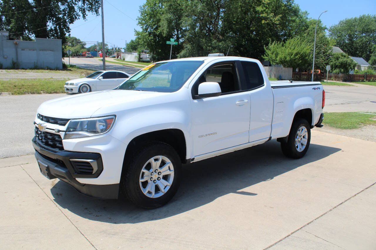Used 2022 Chevrolet Colorado LT w/ Fleet Safety Package AWD/4WD image 4