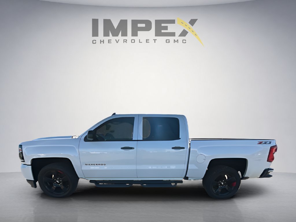 Used 2018 Chevrolet Silverado 1500 LTZ Z71 w/ Redline Edition AWD/4WD image 2