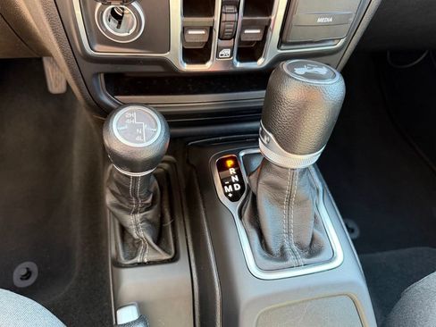 Used 2024 Jeep Wrangler Unlimited Sport AWD/4WD image 26