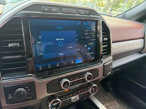 Used 2022 Ford F350 Platinum image 12