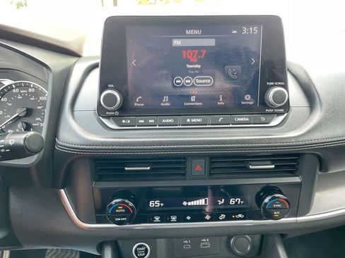 Used 2023 Nissan Rogue SV image 30