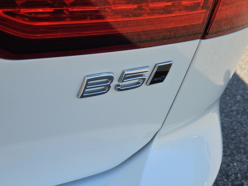Used 2023 Volvo V60 B5 Cross Country Plus AWD/4WD image 12