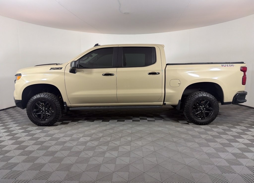 Used 2023 Chevrolet Silverado 1500 Custom Trail Boss w/ LPO, Dark Essentials Package AWD/4WD image 6