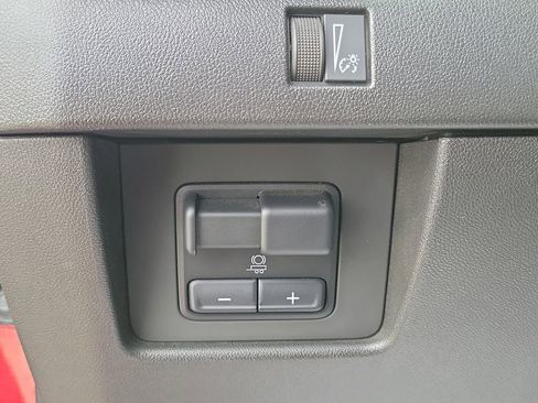 Used 2023 GMC Canyon AT4 w/ Canyon Safety Plus Package AWD/4WD image 18