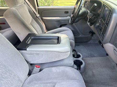 Used 2005 Chevrolet Tahoe LS AWD/4WD image 30