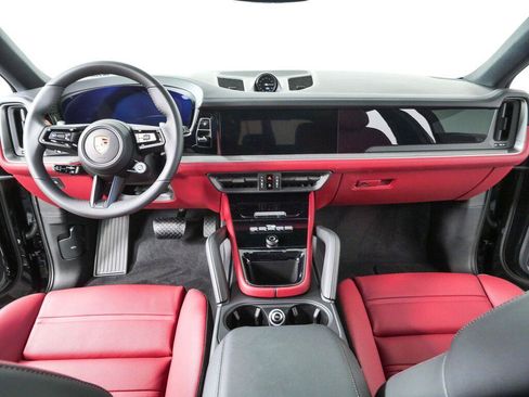 New 2026 Porsche Cayenne Coupe AWD/4WD image 20