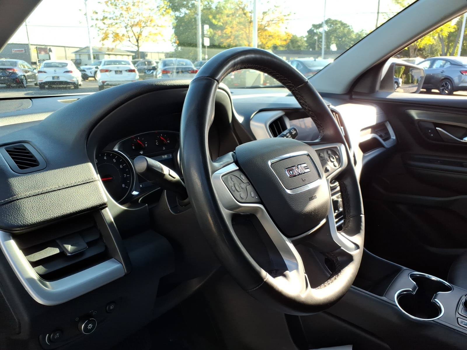 Used 2024 GMC Terrain SLT AWD/4WD image 16