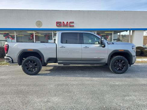 New 2026 GMC Sierra 2500 AT4 w/ Technology Package image 2